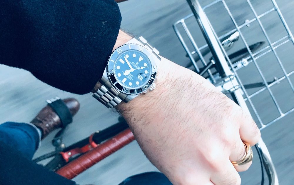 what does a rolex submariner say about you